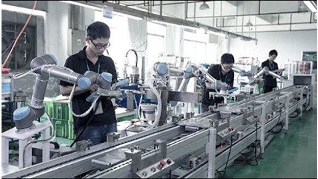 Figure 15 :Cobots in Assembly Line